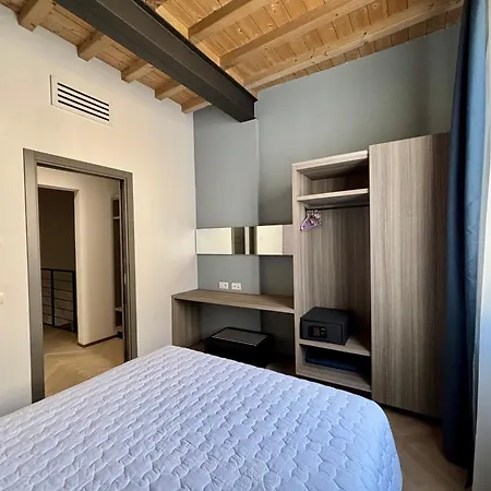 Saragozza 2 Intero In Centro Storico Wifi E Parcheggio Gratuito דירה *